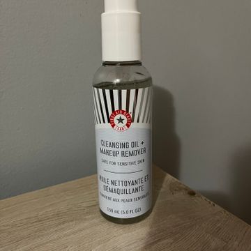 First Aid Beauty - Makeup remover