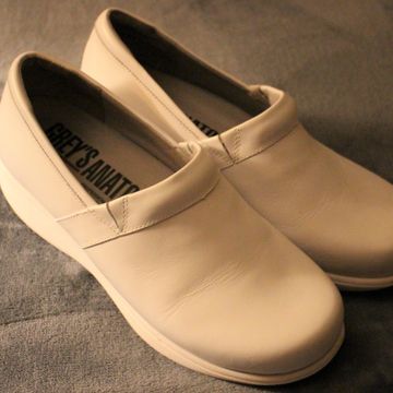 Softwalk Grey's Anatomy - Loafers (White)