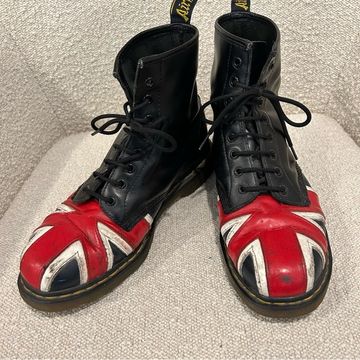 Dr. Martens - Combat boots (Black, Red)