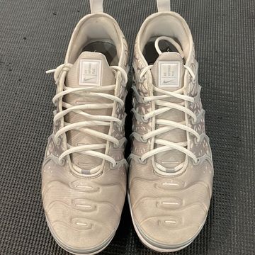 Nike - Sneakers (White, Grey)
