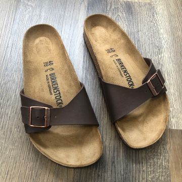 Birkenstock  - Flat sandals (Brown)