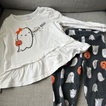 Carter’s - Clothing bundles (White, Black, Orange)