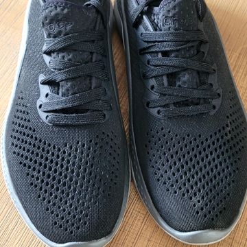 Crocs - Sneakers (Black)