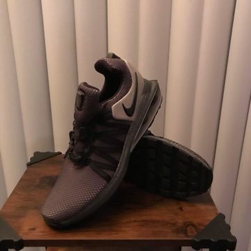 Nike - Trainers (Grey)