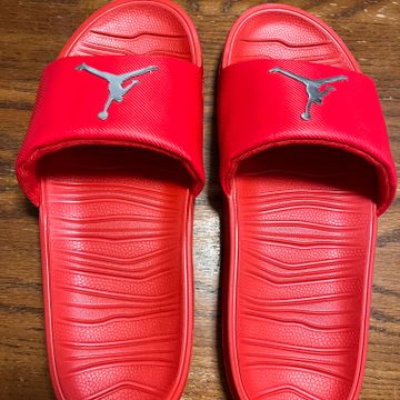 Jordan - Slippers & flip-flops (Red, Silver)