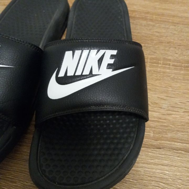 Nike deals shoes sandals