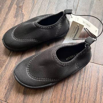 Joe Fresh - Water shoes (Black)