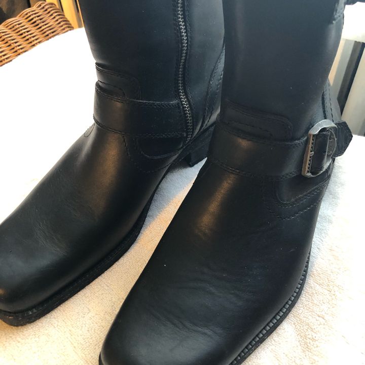 Vinted boots new arrivals