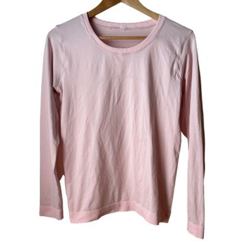Lululemon - Tops & T-shirts (Pink)