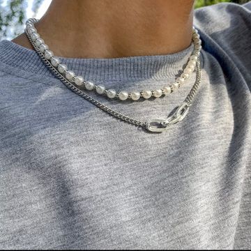 . - Necklaces & Pendants (White, Silver)