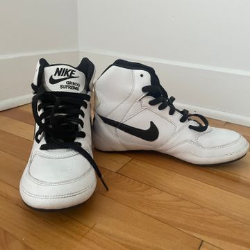 Nike - Flats (White, Black)